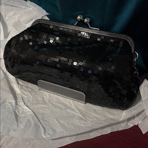Coach Julia Black Sequin Kiss-Lock Clutch EUC - Picture 2 of 9